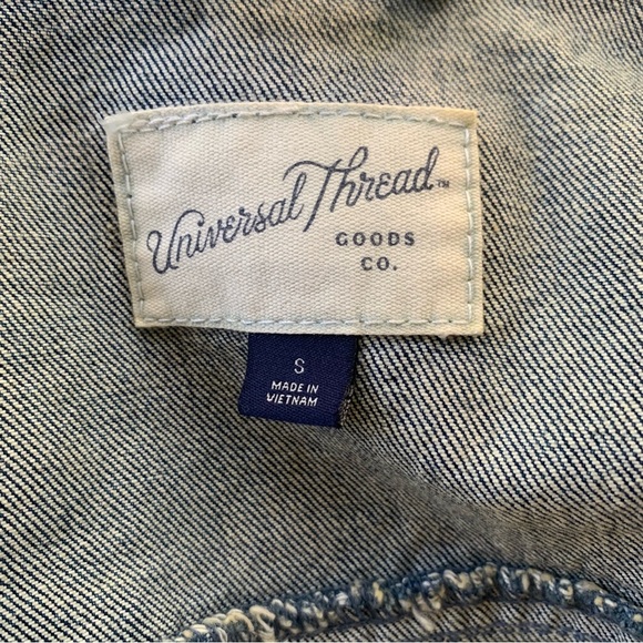 Universal Thread Blue Jean Denim Jacket SMALL - Picture 5 of 5
